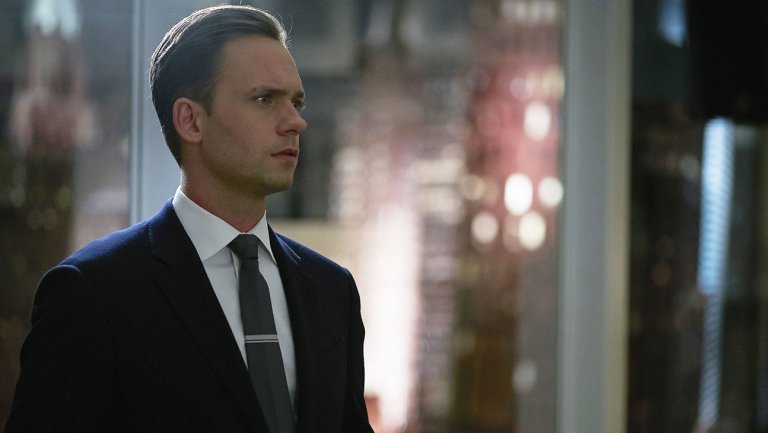 'Suits': Mike Goes Behind Bars in Gripping New Promo (Exclusive Video)